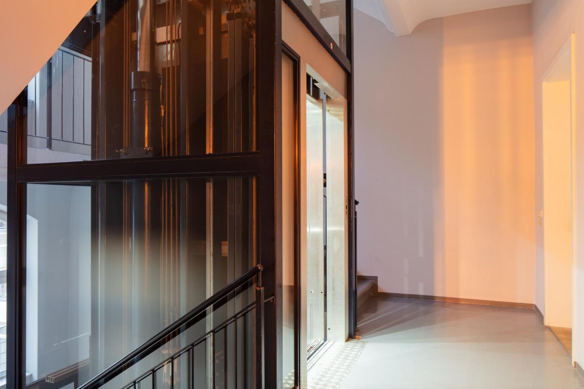 Apartment Quit And Designer Loft With Elevator Berlin