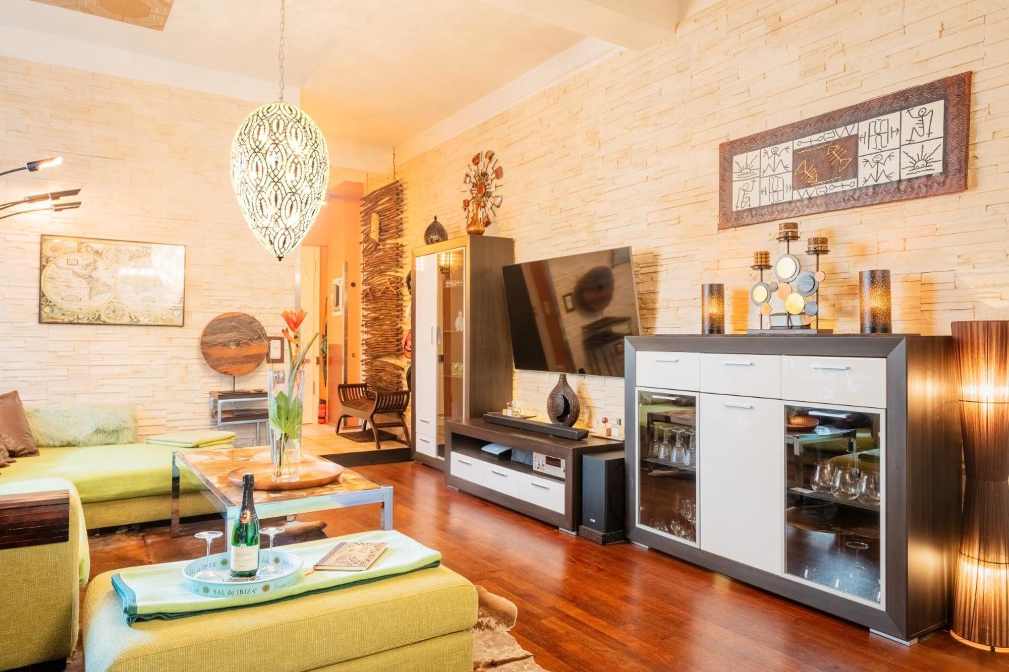 Appartement Quit And Designer Loft With Elevator